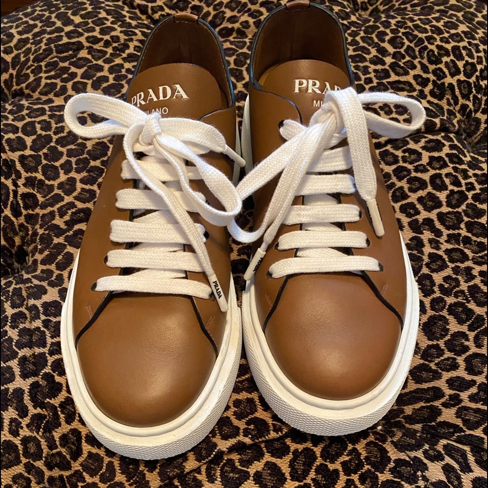 Like new!! Prada shoes!